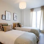 Ranhomes شقة
